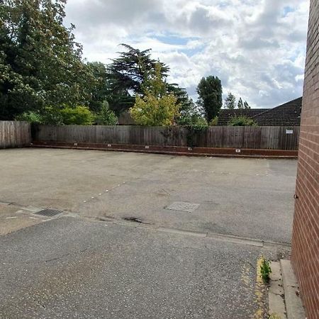 Northampton 2 Bedroom Town Centre Apartment Close To University, Hospitals, Brackmills Buitenkant foto