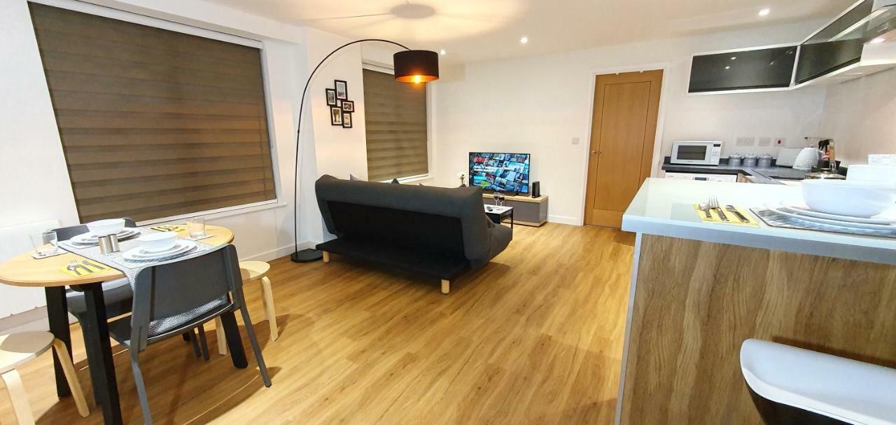 Northampton 2 Bedroom Town Centre Apartment Close To University, Hospitals, Brackmills Buitenkant foto