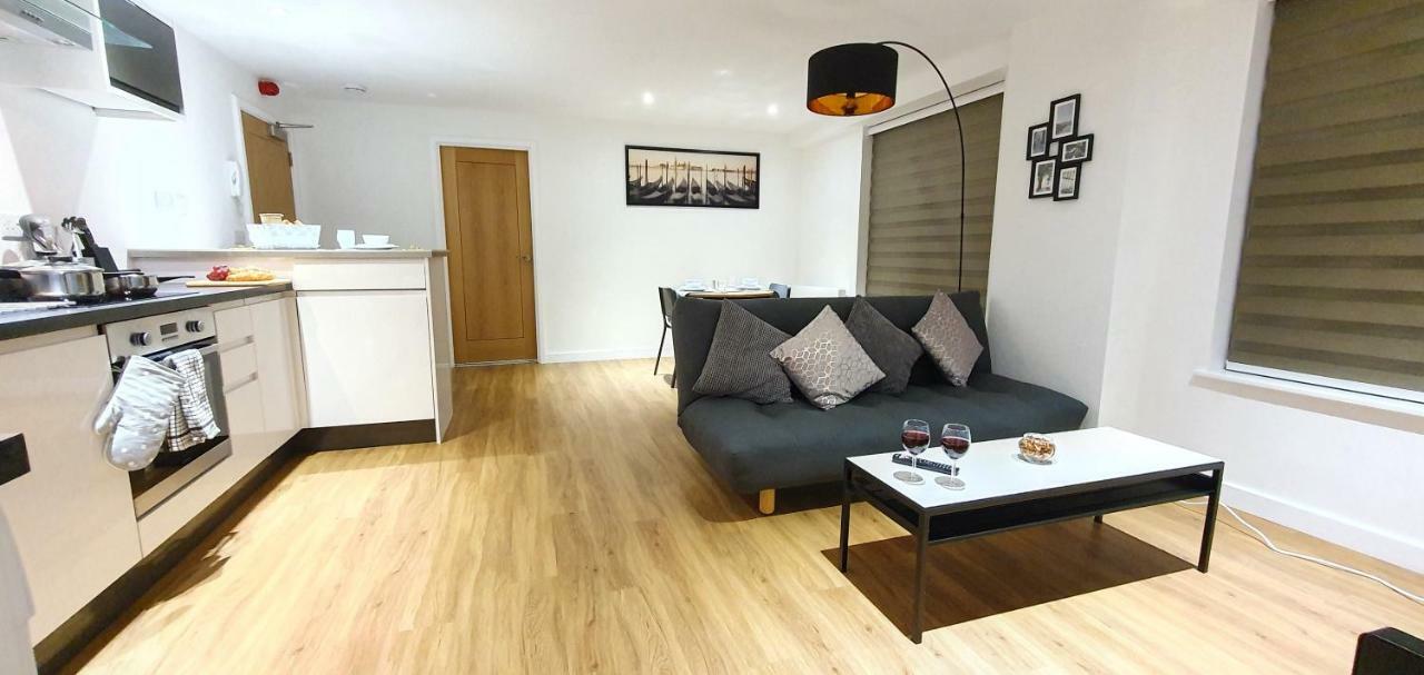 Northampton 2 Bedroom Town Centre Apartment Close To University, Hospitals, Brackmills Buitenkant foto