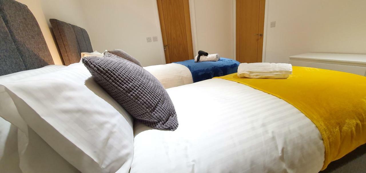 Northampton 2 Bedroom Town Centre Apartment Close To University, Hospitals, Brackmills Buitenkant foto
