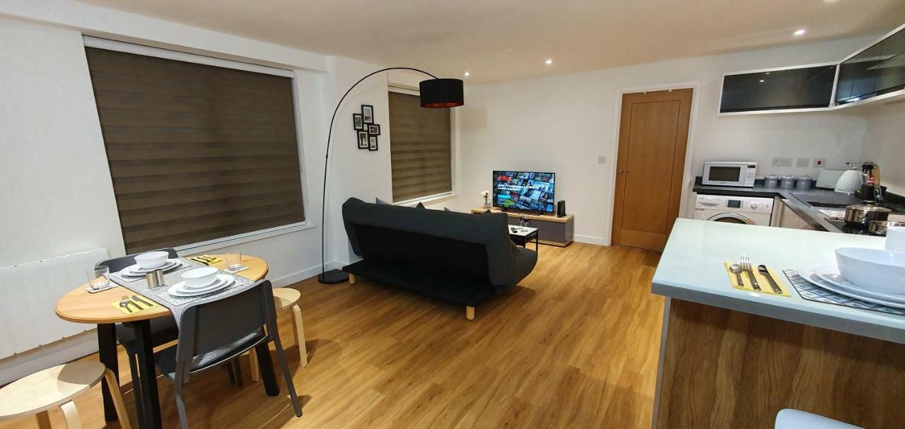 Northampton 2 Bedroom Town Centre Apartment Close To University, Hospitals, Brackmills Buitenkant foto