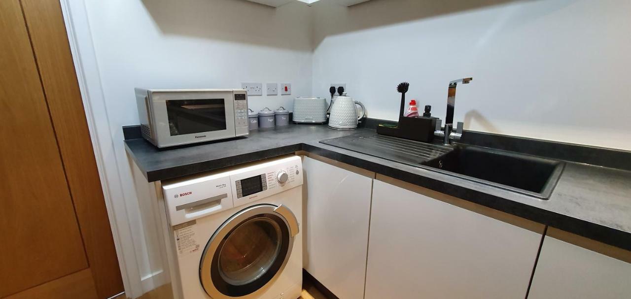 Northampton 2 Bedroom Town Centre Apartment Close To University, Hospitals, Brackmills Buitenkant foto