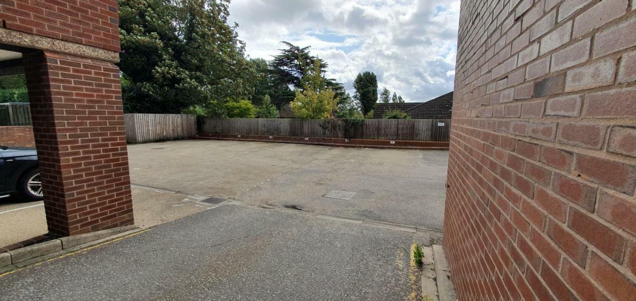 Northampton 2 Bedroom Town Centre Apartment Close To University, Hospitals, Brackmills Buitenkant foto